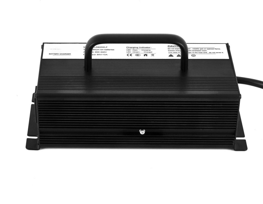 900W  Li-lon/li-Po/ LiFePO4/Lead Acid Battery Charger